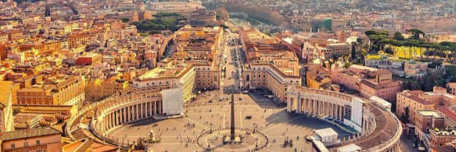 Ile trwa lot do Rzymu z Warszawy? Zaskakujące fakty o czasie przelotu