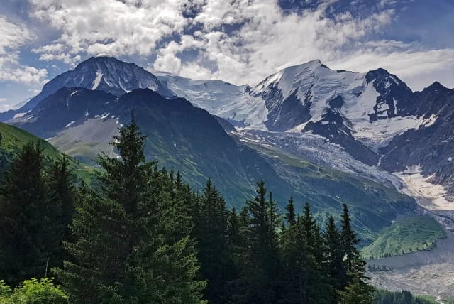 Mont Blanc w jakim kraju? Odkryj jego granice między Francją a Włochami