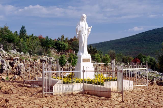 Gdzie jest Medjugorie w jakim kraju? Odkryj jego znaczenie w Bośni Gdzie jest Medjugorie w jakim kraju? Odkryj jego znaczenie w Bośni