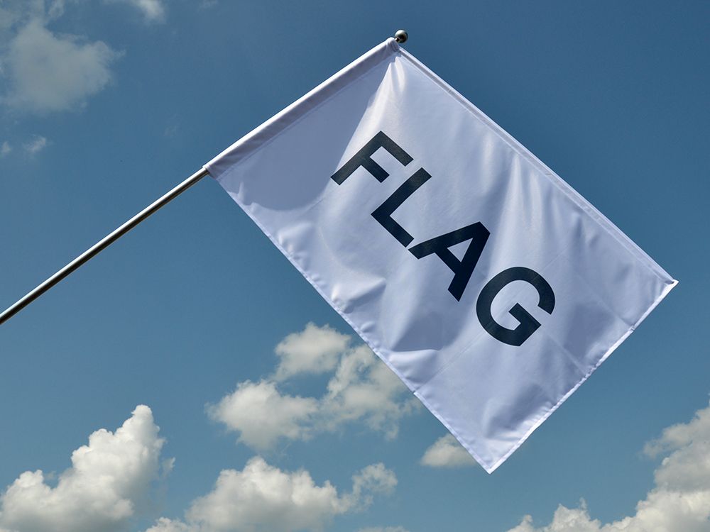 Flaga napis Flag / realizacja