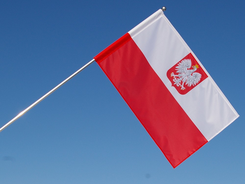 Flaga Polski z herbem / realizacja