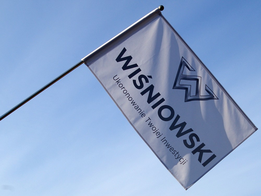 Flaga Wiśniowski / realizacja
