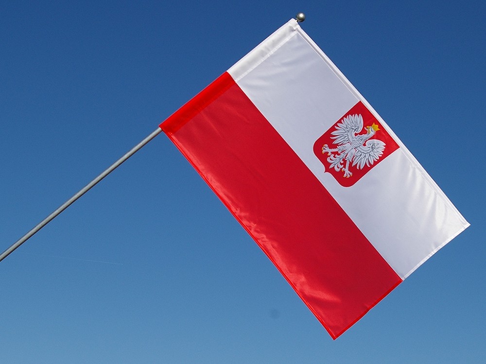 Flaga Polski z herbem 70 x 112 cm (średnia standard)